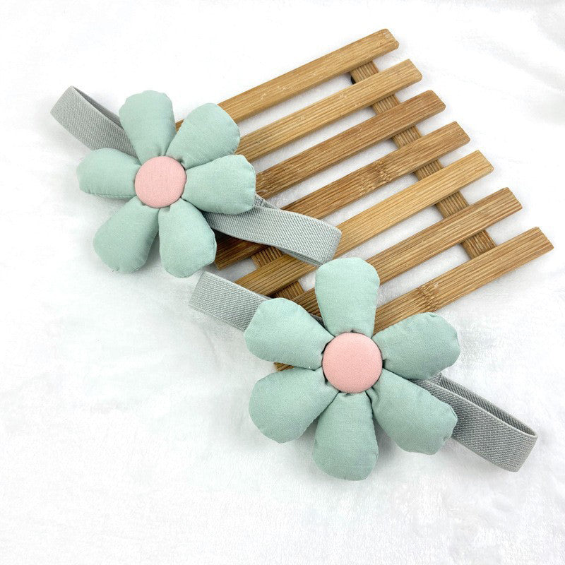 Cartoon curtain tie